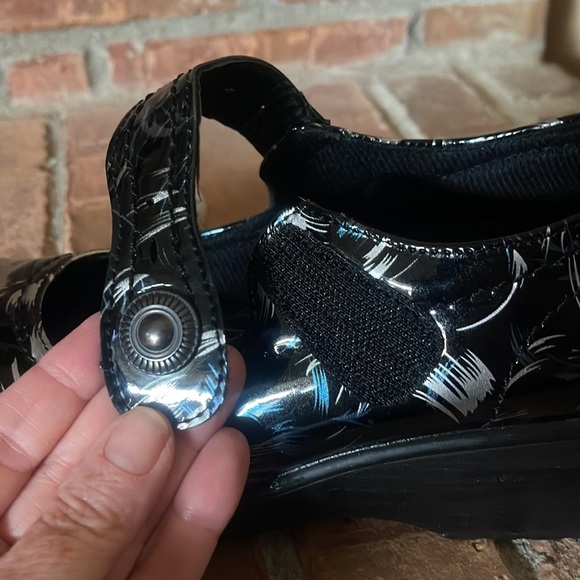 Easy Works by Easy Street Mary Jane Clogs - Picture 7 of 9